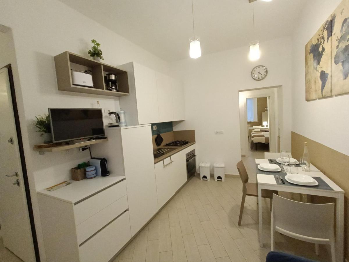 Firsthouse - Nel Centro Storico Con Parcheggio Gratuito Apartment Сиена Екстериор снимка